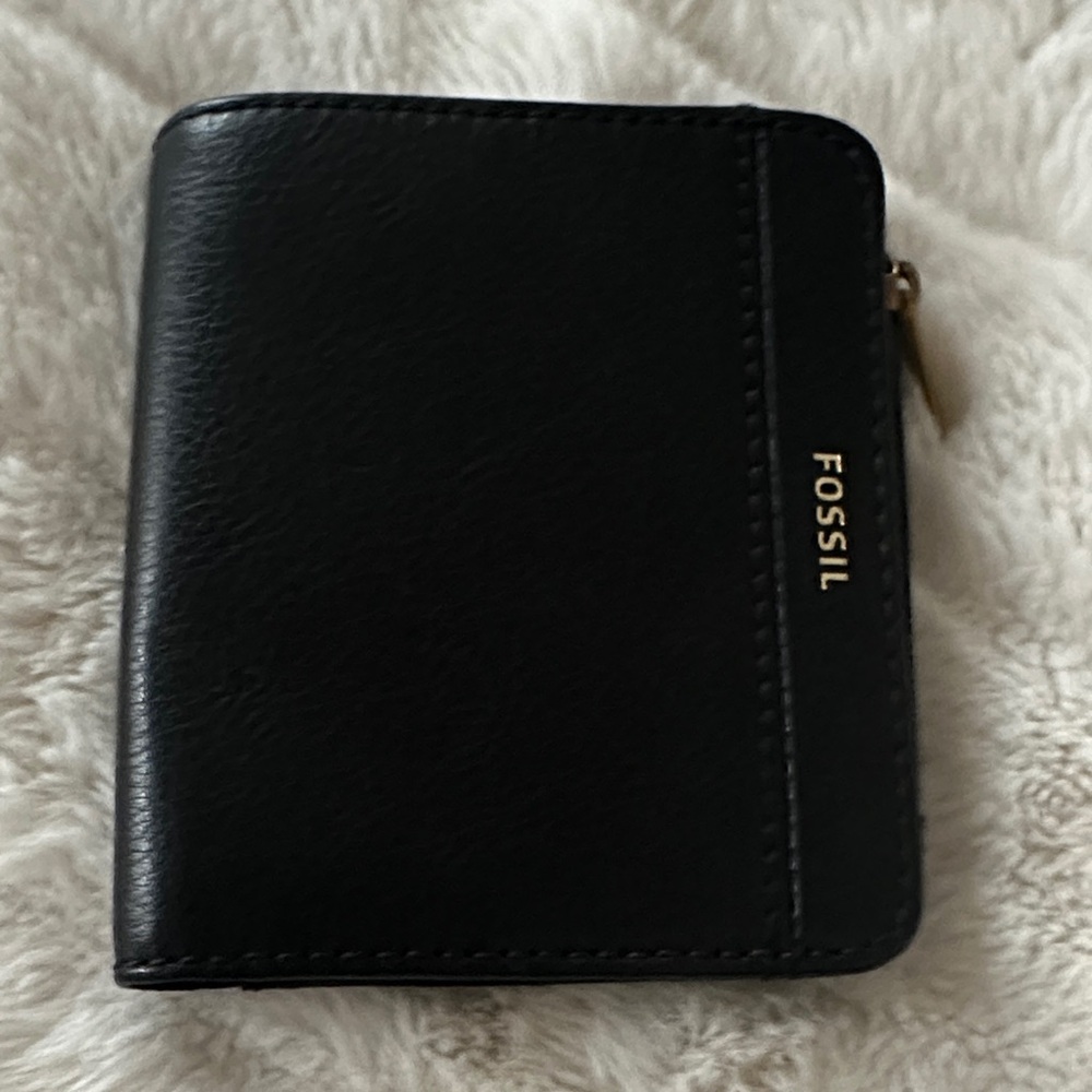 Fossil Black Leather Zip Wallet